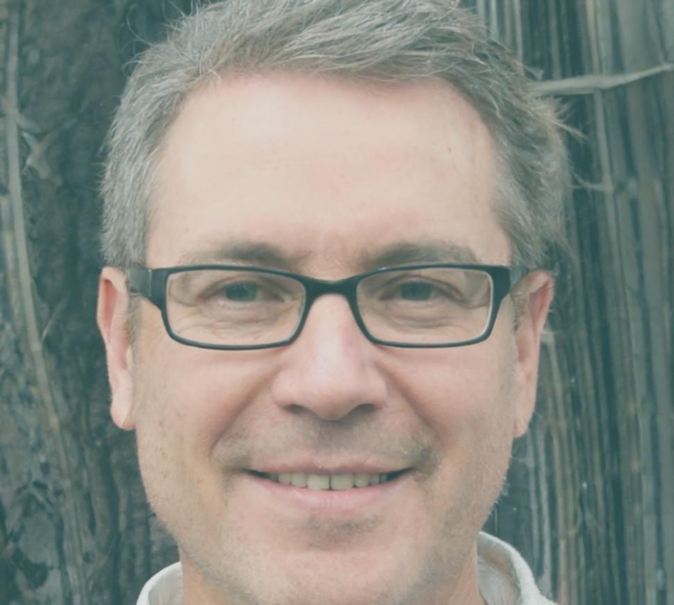 Retrato profissional de Bruno Tavares, gerente de TI